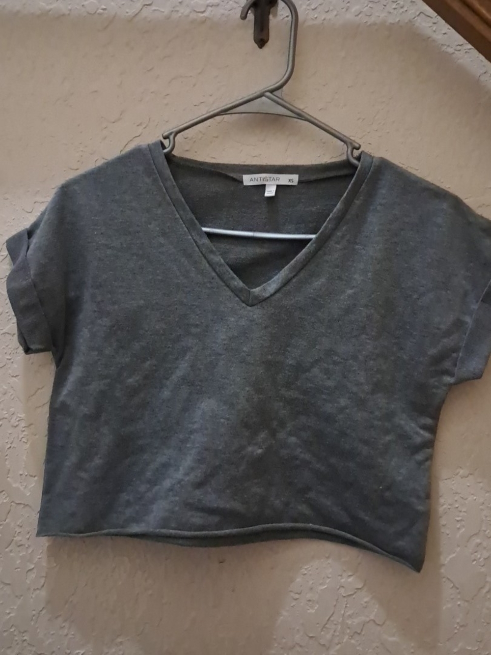 Women's Gray V-Neck Crop Top